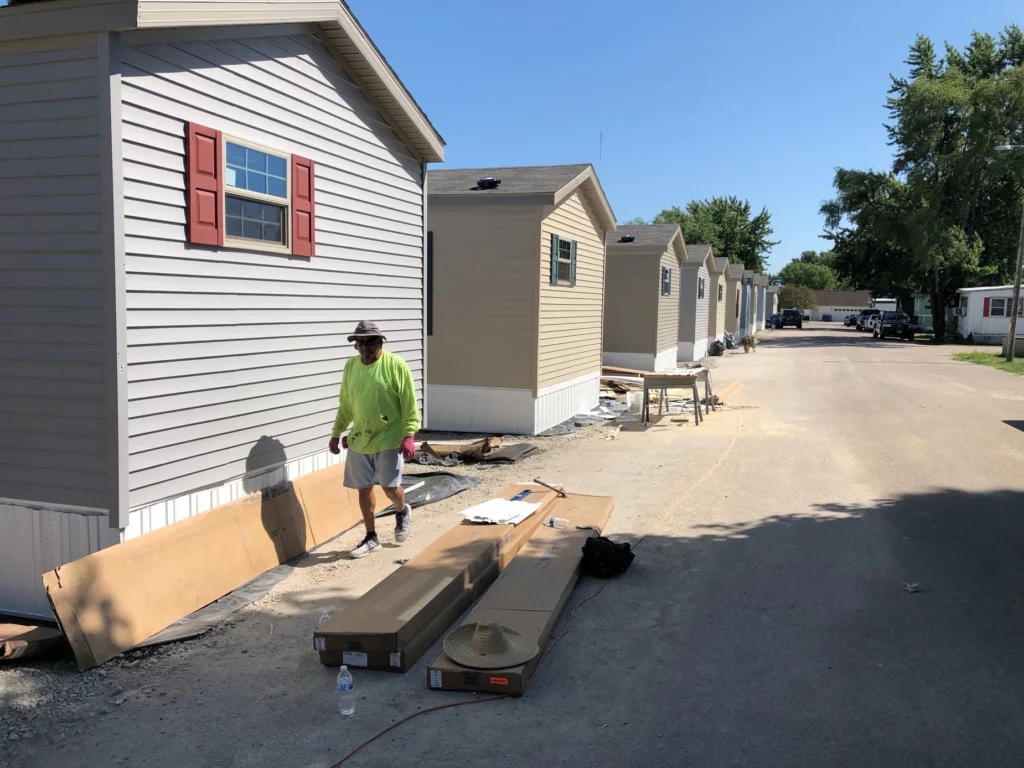 New Mobile Homes Getting Skirted in Illinois