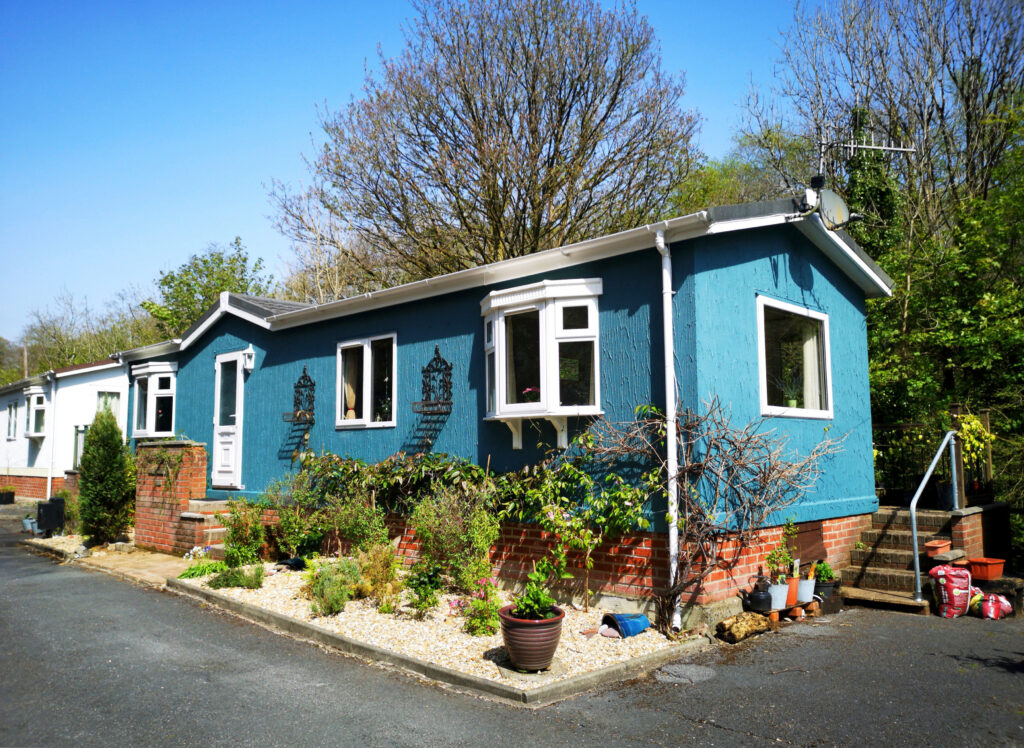 mobile home with upgraded skirting